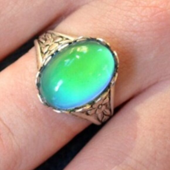Vintage Flower Design - Boho Style Mood Stone - Color Changing Ring Stainless - Picture 4 of 6